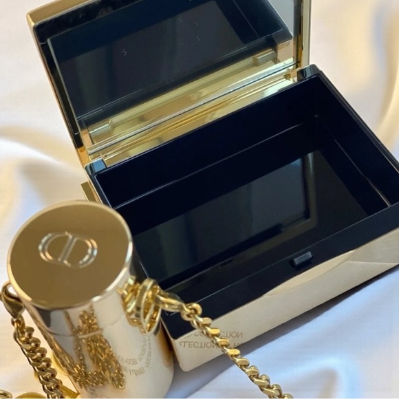 Christian Dior Authentic Gold Minaudière Clutch/Crossbody Chain Strap Luxury. - Picture 4 of 5
